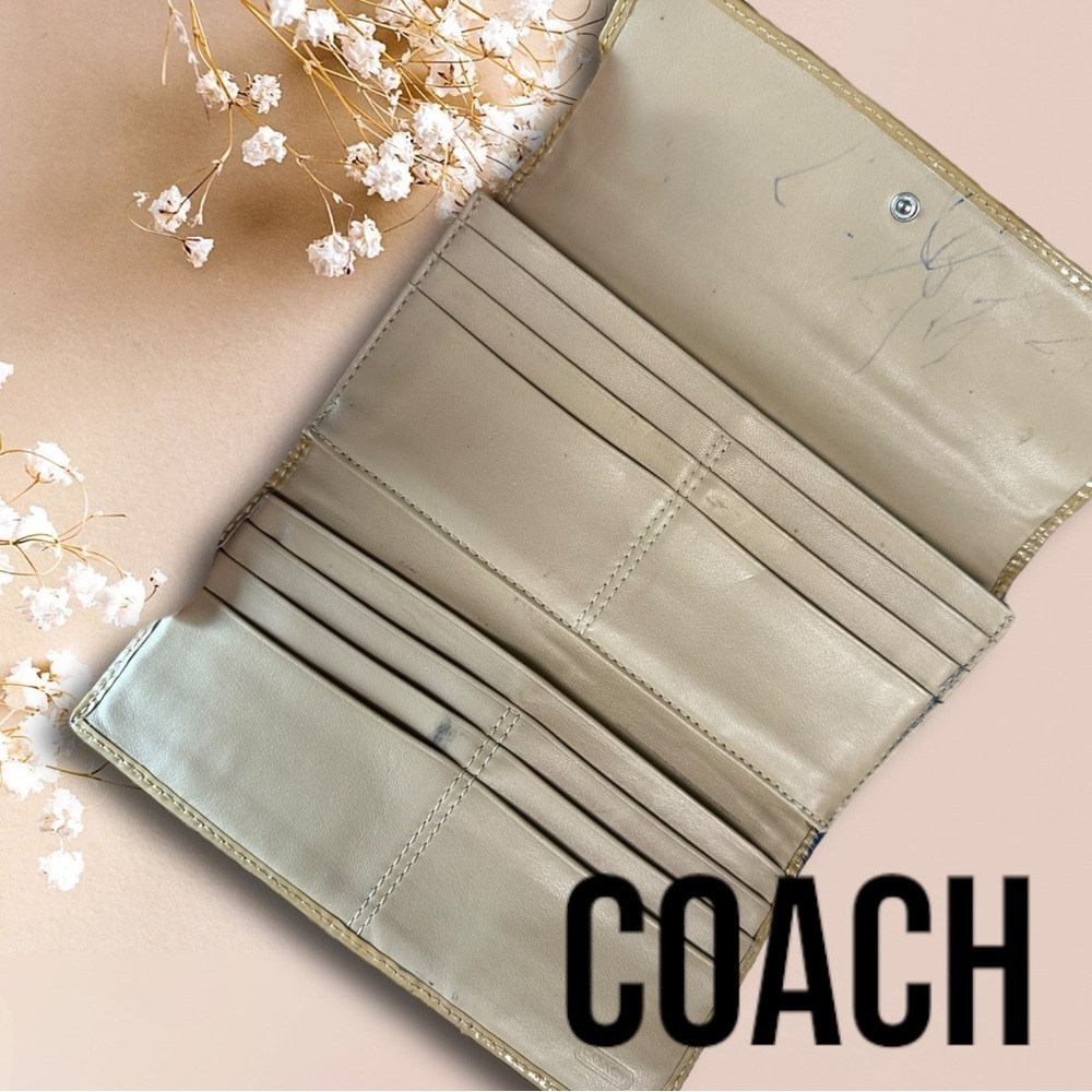 Coach trifold wallet - Picture 3 of 11